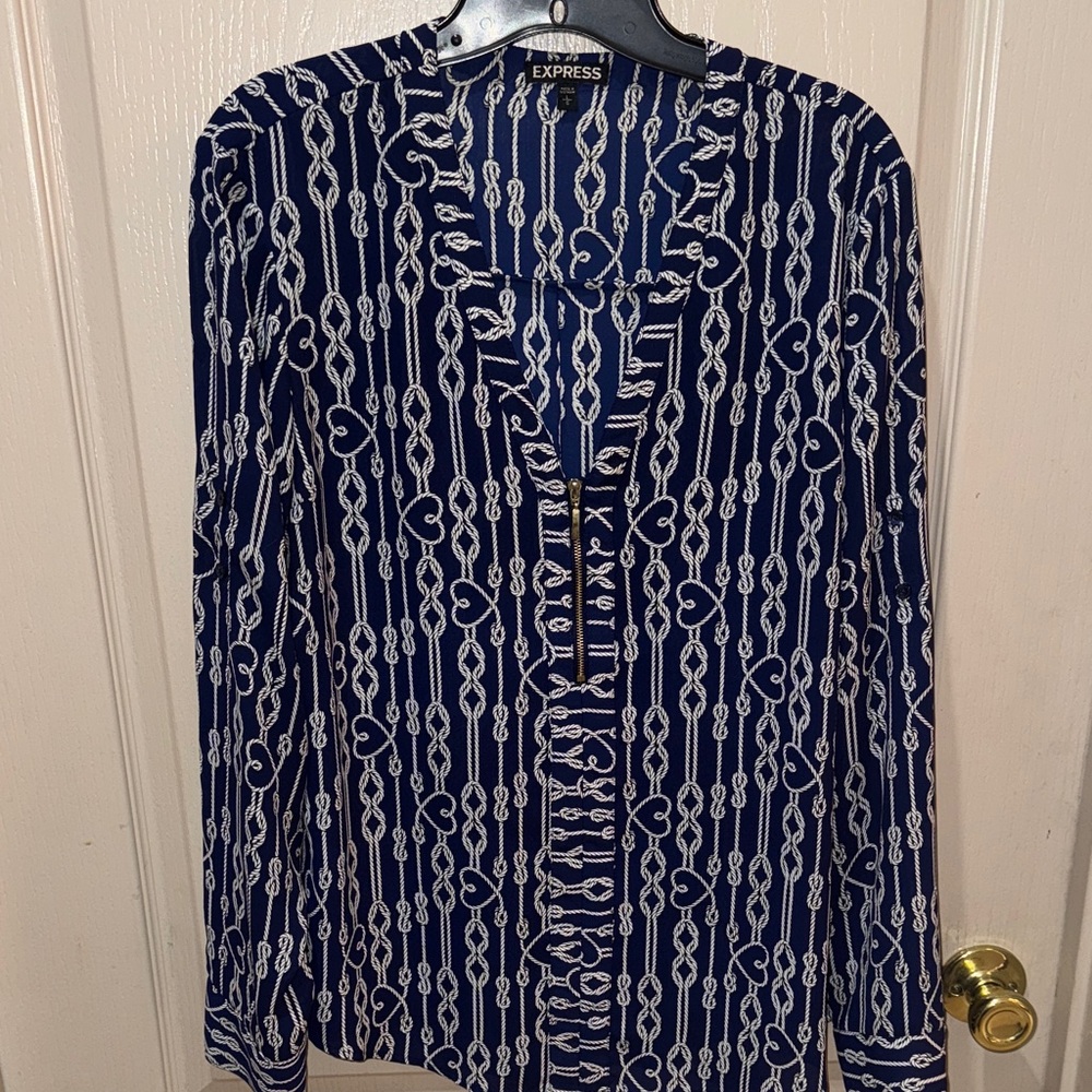 Express women’s  Blue and White knots and hearts Patterned Shirt